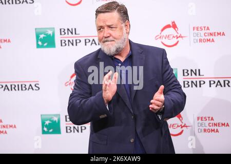 Rom, Italien. 16. Oktober 2022. Russell Crowe posiert während der „Poker Face“-Fotowand beim Rome Film Fest im Auditorium Parco della Musica. Kredit: SOPA Images Limited/Alamy Live Nachrichten Stockfoto