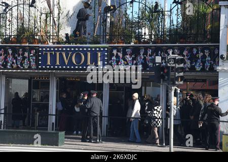 Kopenhagen /Dänemark/16. Oktober 2022 / Besucher, die im Tivoli-Garten schwelgen, um die Halloween-Saison im Tivoli Grden in der dänischen Hauptstadt zu sehen. (Foto..Francis Joseph Dean/Dean Picturs. Stockfoto