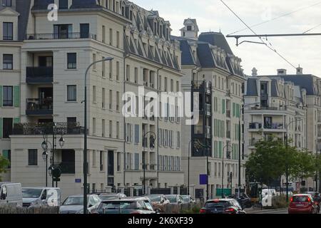 Clamart bei Paris, neue traditionelle Architektur, Wohnanlage Beaurivage // Clamart bei Paris, Neue traditionelle Architektur, Wohnprojekt Beauriva Stockfoto