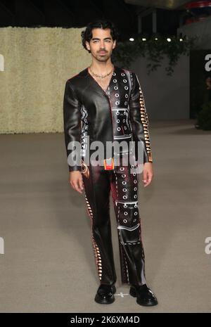 LOS ANGELES, CA - 15. OKTOBER: Joe Jonas bei der jährlichen Academy Museum Gala 2. im Academy Museum of Motion Picturs in Los Angeles, Kalifornien, am 15. Oktober 2022. Sadou/MediaPunch Stockfoto