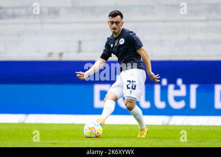 Karlsruhe, Deutschland. 15. Oktober 2022. Fußball: 2. Bundesliga, Karlsruher SC - Darmstadt 98, Matchday 12, BBBank Wildpark. Karlsruher Paul Nebel in Aktion. Quelle: Tom Weller/dpa - Nutzung nur nach schriftl. Vereinbarung mit der dpa/Alamy Live News Stockfoto