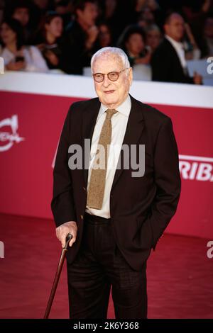 Rom, Italien - 13. Oktober 2022: Regisseur James Ivory läuft auf dem roten Teppich des Rome Film Fest 2022. Stockfoto