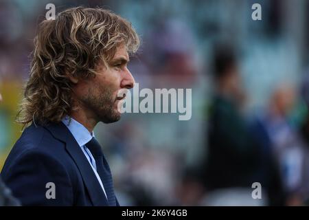 Turin, Italien. 15. Oktober 2022. Pavel Nedved, Vizepräsident des FC Juventus, blickt auf das Fußballspiel der Serie A 2022/23 zwischen dem FC Turin und dem FC Juventus im Olimpico Grande Torino Stadium, Turin, zurück. Endergebnis | Torino 0 - 1 Juventus Credit: SOPA Images Limited/Alamy Live News Stockfoto