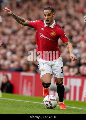 Manchester, Großbritannien. 16. Oktober 2022. Antony von Manchester United während des Spiels in der Premier League in Old Trafford, Manchester. Bildnachweis sollte lauten: Andrew Yates/Sportimage Kredit: Sportimage/Alamy Live News Stockfoto