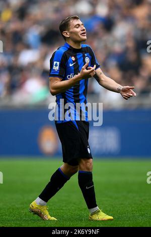 Mailand, Italien. 16. Oktober 2022. Nicolo Barella vom FC Internazionale reagiert während des Fußballspiels der Serie A zwischen dem FC Internazionale und der US Salernitana. Kredit: Nicolò Campo/Alamy Live Nachrichten Stockfoto