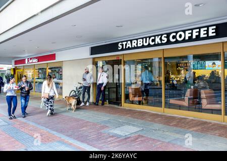 Bogota Colombia, Santa Fe Carrera 13, Juan Valdez Cafe Kaffeehaus Kaffee Starbucks, Restaurant Restaurants Speisen Essen Essen gehen zwangloses Cafe Cafés bist Stockfoto
