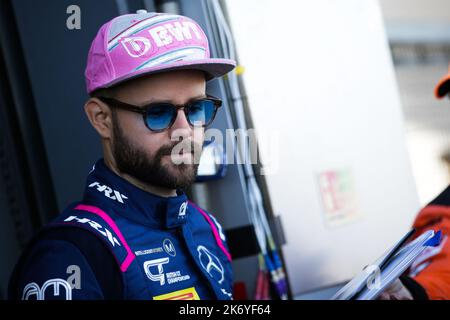 Donington Park, Großbritannien. 16. Oktober 2022. RAM Racing-Fahrer und Mercedes-Werksfahrer Jules Gounon während der Intelligent Money British GT Championship, Donington Park. 16. Oktober 2022. Foto von Jurek Biegus. Nur zur redaktionellen Verwendung, Lizenz für kommerzielle Nutzung erforderlich. Quelle: Jurek Biegus/Alamy Live News Stockfoto