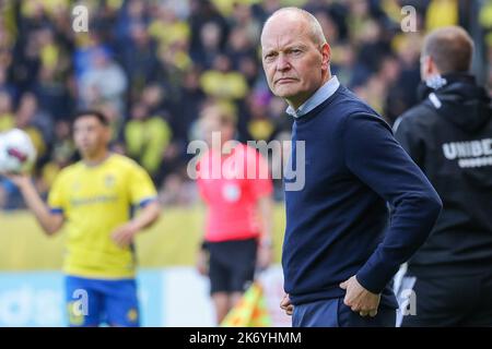 Broendby, Dänemark. 16. Oktober 2022. Cheftrainer Niels Frederiksen aus Broendby, WENN er während des Superliga-Spiels 3F zwischen Broendby IF und dem FC Kopenhagen im Brondby Stadium gesehen wurde. (Foto: Gonzales Photo/Alamy Live News Stockfoto