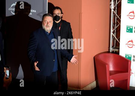 Russell Crowe kommt während des Rome Film Festival 17. im Auditorium Parco della Musica in Rom zum „Poker Face“-Fotocall. Stockfoto