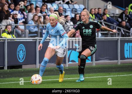 Manchester, Großbritannien. 16. Oktober 2022. Manchester, England, 16. 2022. Oktober: Chloe Kelly (9 Manchester City) beim Barclays FA Womens Super League-Spiel zwischen Manchester City und Leicester City im Academy Stadium in Manchester, England (Natalie Mincher/SPP) Credit: SPP Sport Press Photo. /Alamy Live News Stockfoto