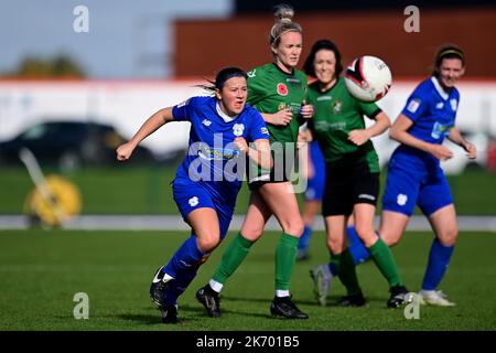 Cardiff, Großbritannien. 16. Oktober 2022. Genero Adran Premier Phase 1 22/23: Cardiff City FC gegen Aberystwyth Town FC. Megan Saunders of Cardiff City Women FC - Pflichtfeld per Linie Kredit: Ashley Crowden/Alamy Live News Stockfoto