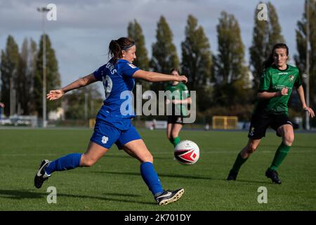 Cardiff, Großbritannien. 16. Oktober 2022. Genero Adran Premier Phase 1 22/23: Cardiff City FC gegen Aberystwyth Town FC. Megan Saunders of Cardiff City Women FC - Pflichtfeld per Linie Kredit: Ashley Crowden/Alamy Live News Stockfoto