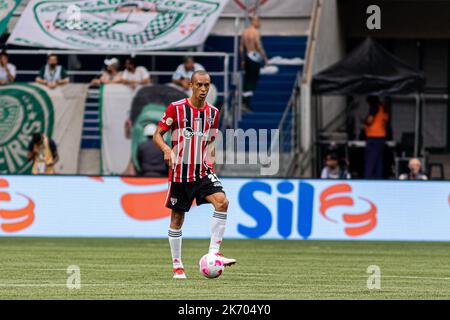 São PAULO, SP - 16.10.2022: PALMEIRAS X São PAULO - Miranda im Spiel zwischen Palmeiras X São Paulo, gültig für die 32. der brasilianischen Fußballmeisterschaft, Serie A, 2022. Am Nachmittag dieses Sonntags, dem 16. Oktober 2022, im Allianz Parque.“ (Foto: Van Campos/Fotoarena) Stockfoto