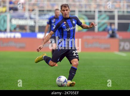 Mailand, Italien. 16. Oktober 2022. Nicolo Barella (23) von Inter sah in der Serie Ein Spiel zwischen Inter und Salernitana bei Giuseppe Meazza in Mailand. (Foto: Gonzales Photo/Alamy Live News Stockfoto