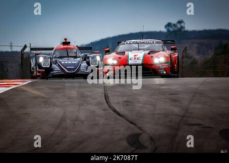 95 ADAM Jonny (gbr), HARSHORNE John (gbr), CHAVES Henrique (prt), Oman Racing avec TF Sport, Aston Martin Vantage AMR, Aktion während der 4 Stunden von Portimao 2022, 6. Rennen der European Le Mans Series 2022 auf dem Algarve International Circuit vom 14. Bis 16. Oktober in Portimao, Portugal - Foto Paulo Maria / DPPI Stockfoto