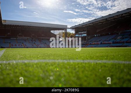 Birmingham, Großbritannien. 16.. Oktober 2022. Gesamtansicht während des Premier League-Spiels Aston Villa gegen Chelsea in Villa Park, Birmingham, Großbritannien. 16. Oktober 2022. (Foto von Phil Bryan/News Images) Quelle: News Images LTD/Alamy Live News Stockfoto