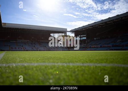 Birmingham, Großbritannien. 16.. Oktober 2022. Gesamtansicht während des Premier League-Spiels Aston Villa gegen Chelsea in Villa Park, Birmingham, Großbritannien. 16. Oktober 2022. (Foto von Phil Bryan/News Images) Quelle: News Images LTD/Alamy Live News Stockfoto