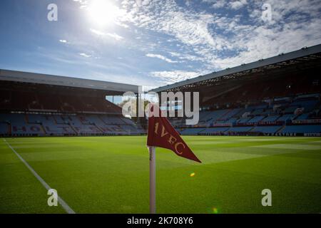 Birmingham, Großbritannien. 16.. Oktober 2022. Gesamtansicht während des Premier League-Spiels Aston Villa gegen Chelsea in Villa Park, Birmingham, Großbritannien. 16. Oktober 2022. (Foto von Phil Bryan/News Images) Quelle: News Images LTD/Alamy Live News Stockfoto