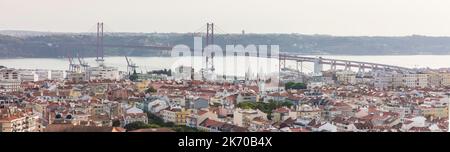 Ponte 25 de Abril über den Fluss Tejo, Lissabon, Portugal Stockfoto