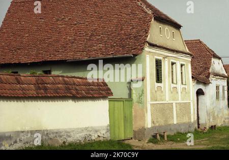 Alte angeschaltete sächsische Häuser in Brasov County, Rumänien. Stockfoto