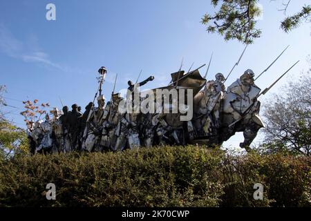 Das Bela-Kun-Denkmal im Memento-Park ein Freilichtmuseum, das monumentalen Statuen aus der kommunistischen Zeit Ungarns, Budapest, Ungarn, gewidmet ist Stockfoto