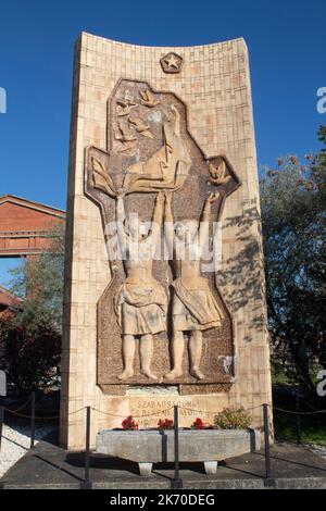 Memento Park ein Freilichtmuseum, das monumentalen Statuen und geschnitzten Plaketten aus der kommunistischen Zeit Ungarns gewidmet ist, Budapest, Ungarn, Stockfoto