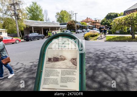 Millthorpe im zentralen Westen von NSW ist ein historisches Dorf mit Informationstafeln des Dorfes vor 100 Jahren, New South Wales, Australien Stockfoto