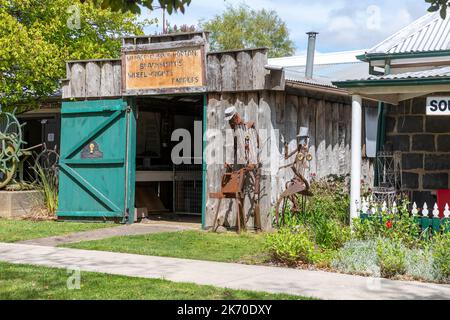 Millthorpe Heritage Village in New South Wales, in der Nähe von Orange, Golden Memories Museum, Schmied und Radschreiber, Australien Stockfoto