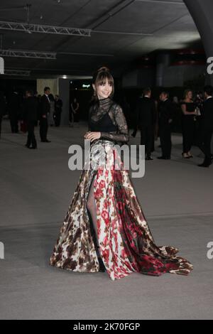 Los Angeles, USA. 15. Oktober 2022. Lily Collins nimmt an der jährlichen Academy Museum Gala 2. im Academy Museum of Motion Picturs am 15. Oktober 2022 in Los Angeles, Kalifornien, Teil. Foto: Crash/imageSPACE Credit: Imagespace/Alamy Live News Stockfoto