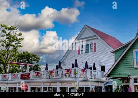 BAR HARBOR, MAINE - 1. September 2022: Bar Harbor, an der Küste von Maine, hat eine Bevölkerung von nur 5.000, aber Kreuzschiffe bringen 250.000 Touristen ein Stockfoto