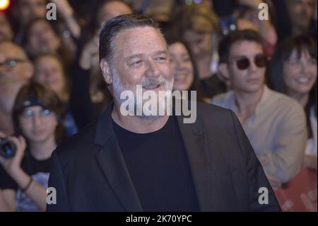 Rom, Italien. 16. Oktober 2022. Russell Crowe nimmt am Sonntag, 16. Oktober 2022, in Rom, Italien, am roten Teppich für „Poker Face“ bei Alice Nella Città Teil, während des Filmfestivals 17. in Rom im Auditorium della Conciliazione. Foto von Rocco Spaziani/UPI Credit: UPI/Alamy Live News Stockfoto
