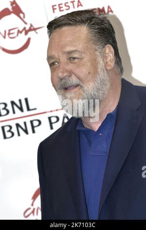 Rom, Italien. 16. Oktober 2022. Regisseur Russell Crowe nimmt am Sonntag, 16. Oktober 2022, in Rom, Italien, an der Fotowand für „Poker Face“ Teil, die während des Filmfestivals 17. in Rom im Auditorium Parco della Musica stattfand. Foto von Rocco Spaziani/UPI Credit: UPI/Alamy Live News Stockfoto