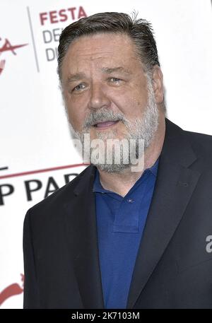 Rom, Italien. 16. Oktober 2022. Regisseur Russell Crowe nimmt am Sonntag, 16. Oktober 2022, in Rom, Italien, an der Fotowand für „Poker Face“ Teil, die während des Filmfestivals 17. in Rom im Auditorium Parco della Musica stattfand. Foto von Rocco Spaziani/UPI Credit: UPI/Alamy Live News Stockfoto