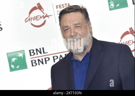 Rom, Italien. 16. Oktober 2022. Regisseur Russell Crowe nimmt am Sonntag, 16. Oktober 2022, in Rom, Italien, an der Fotowand für „Poker Face“ Teil, die während des Filmfestivals 17. in Rom im Auditorium Parco della Musica stattfand. Foto von Rocco Spaziani/UPI Credit: UPI/Alamy Live News Stockfoto