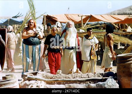 GERARD DEPARDIEU, Christian Clavier, CLAUDE RICH, Jamel Debbouze, Asterix und Obelix: MISSION CLEOPATRA, 2002 Stockfoto