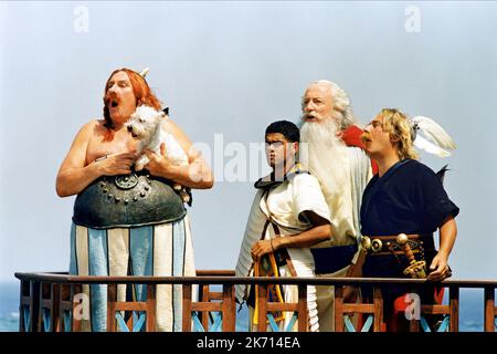 GERARD DEPARDIEU, Jamel Debbouze, CLAUDE RICH, Christian Clavier, Asterix und Obelix: MISSION CLEOPATRA, 2002 Stockfoto