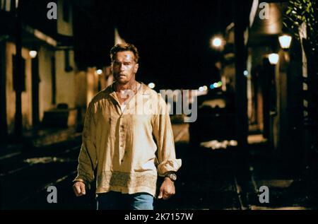 ARNOLD SCHWARZENEGGER, KOLLATERALSCHÄDEN, 2002 Stockfoto