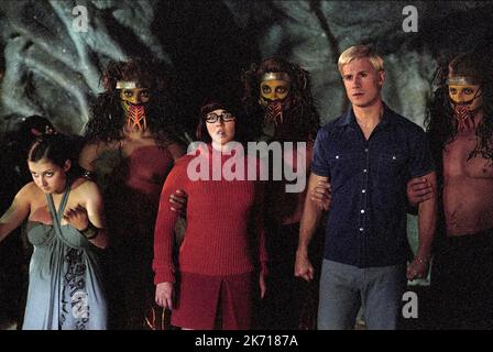 LINDA CARDELLINI, Freddie Prinze jr., SCOOBY-DOO, 2002 Stockfoto