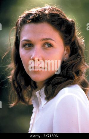 MAGGIE GYLLENHAAL, Sekretärin, 2002 Stockfoto