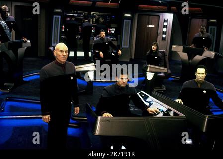 PATRICK STEWART, JONATHAN FRAKES, MARINA SIRTIS, BRENT SPINER, STAR TREK: NEMESIS, 2002 Stockfoto