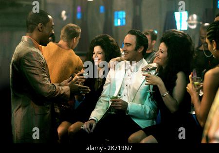 EDDIE MURPHY, HEIDI KRAMER, Jay Mohr, ALISSA KRAMER, DIE ABENTEUER VON PLUTO NASH, 2002 Stockfoto