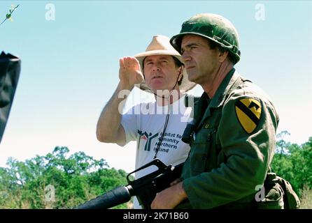 RANDALL WALLACE, MEL GIBSON, Wir waren Soldaten, 2002 Stockfoto