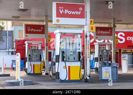 Kraftstoffpumpen an einer Shell-Tankstelle in Sydney, Australien Stockfoto