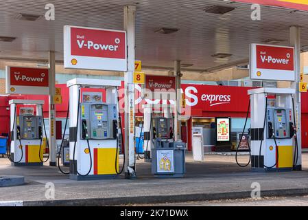 Kraftstoffpumpen an einer Shell-Tankstelle in Sydney, Australien Stockfoto