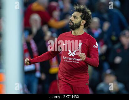 Liverpool. 17. Oktober 2022. Mohamed Salah aus Liverpool feiert das Spiel der englischen Premier League zwischen Liverpool und Manchester City in Liverpool, Großbritannien, am 16. Oktober 2022. Quelle: Xinhua/Alamy Live News Stockfoto