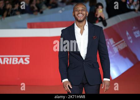 Eric Kole für den Film „Django - La Serie“ auf rotem Teppich am 4.. Tag des Filmfestivals in Rom. (Foto von Elena Vizzoca/Pacific Press) Stockfoto