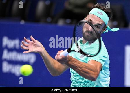 Der Belgier Ruben Bemelmans, der während des Qualifikationsspiels zwischen dem Franzosen Blancaneaux und dem Belgier Bemelmans beim ATP-Turnier European Open Tennis in Antwerpen am Sonntag, den 16. Oktober 2022, in Aktion stand. BELGA FOTO LAURIE DIEFFEMBACQ Stockfoto