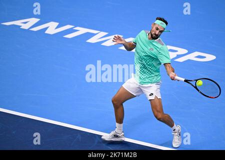 Der Belgier Ruben Bemelmans, der während des Qualifikationsspiels zwischen dem Franzosen Blancaneaux und dem Belgier Bemelmans beim ATP-Turnier European Open Tennis in Antwerpen am Sonntag, den 16. Oktober 2022, in Aktion stand. BELGA FOTO LAURIE DIEFFEMBACQ Stockfoto