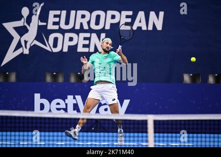 Der Belgier Ruben Bemelmans, der während des Qualifikationsspiels zwischen dem Franzosen Blancaneaux und dem Belgier Bemelmans beim ATP-Turnier European Open Tennis in Antwerpen am Sonntag, den 16. Oktober 2022, in Aktion stand. BELGA FOTO LAURIE DIEFFEMBACQ Stockfoto