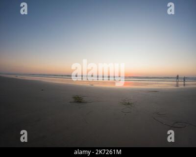 25. März 2021, Solana Beach, CA, USA: Der Herbstuntergang in Solana Beach, Kalifornien am Sonntag, 16.. Oktober 2022 (Bildnachweis: © Rishi Deka/ZUMA Press Wire) Stockfoto